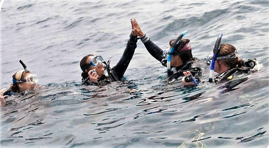 8 REASONS WHY WOMEN MAKE BETTER DIVERS